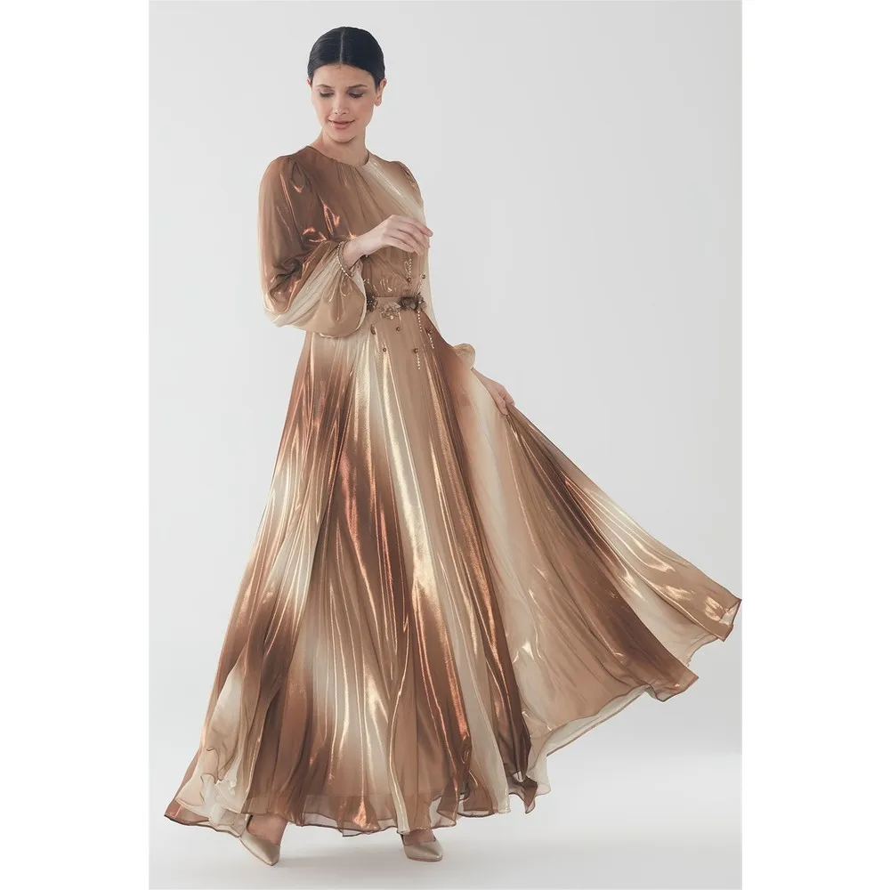 

Conservative Hijab Lady Luxery Gold Flower Detail Dress Evening 2021 Clothing Muslim Modest Dress Islamic Women 'S Fashion