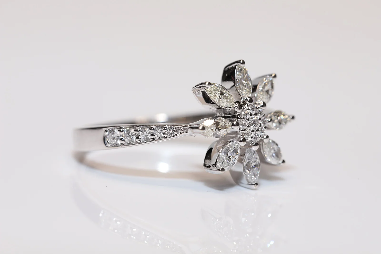 Рисунок 3 - Оригинальное кольцо из 18-каратного