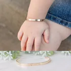 Персонализированный браслет с именем малыша и браслет из нержавеющей стали с гравировкой сердца и цветка с буквой браслет Детские ювелирные изделия на заказ