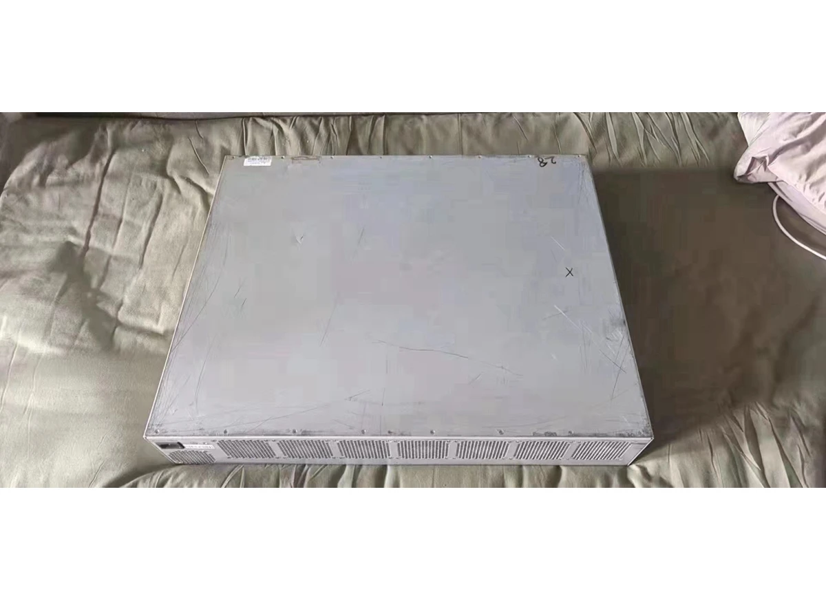 

Antminer E7 Ethash algorithm with a maximum hashrate of 800Mh/s for a power consumption of 1300W.