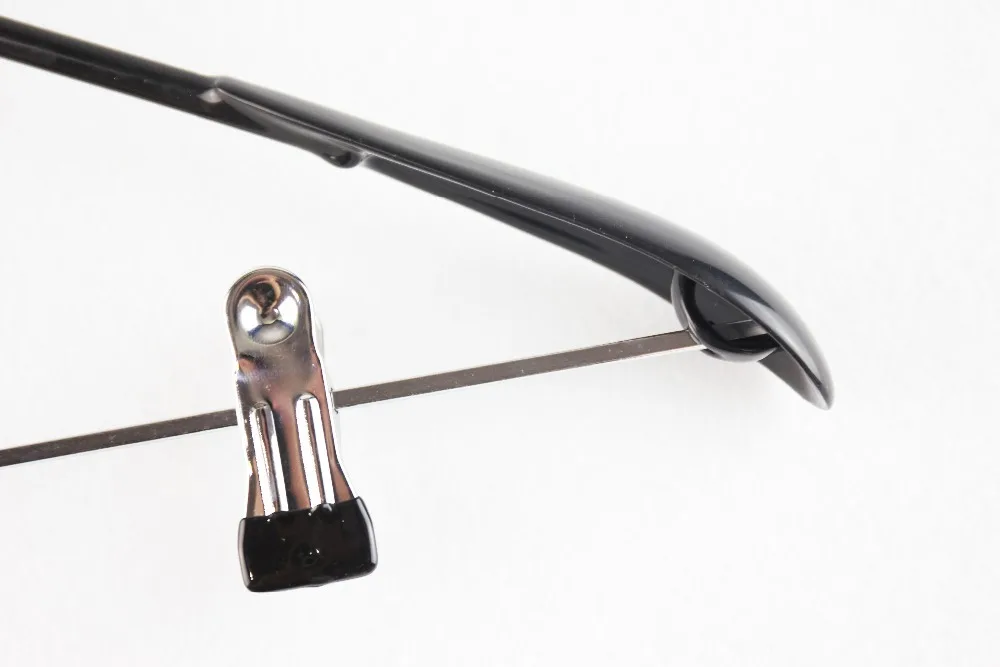 Металлическая антискользящая вешалка с зажимами различных цветов|Вешалки и