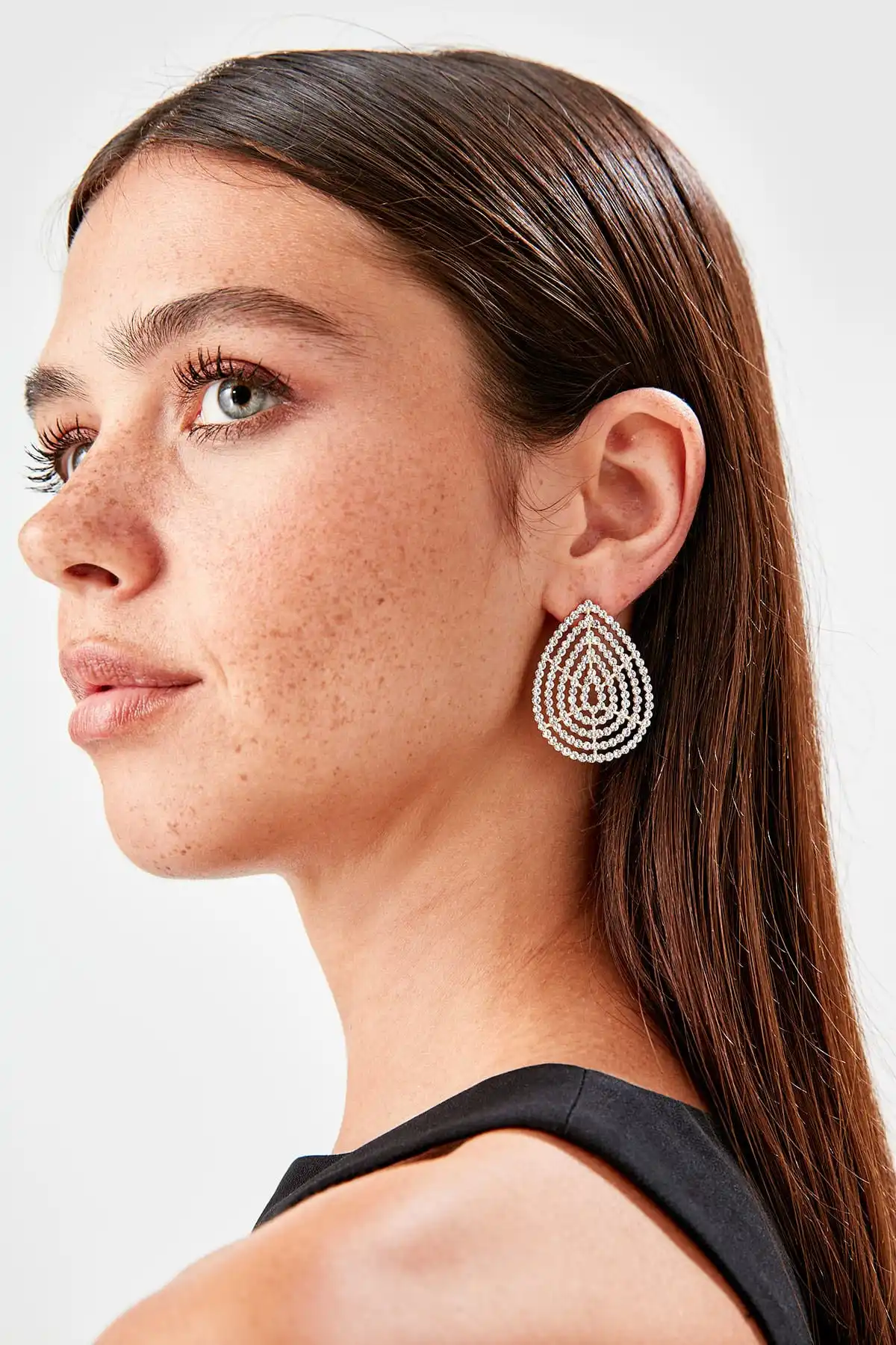 Серьги Trendyol в форме кубического циркония TPRSS19KP0024
