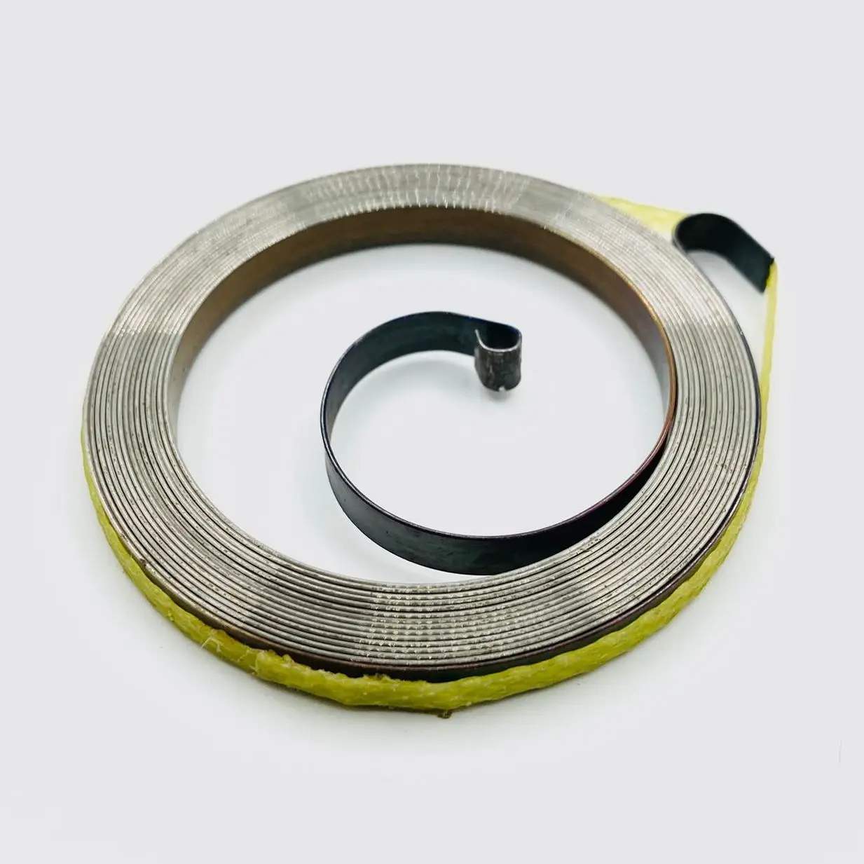 пружина стартера штиль 361. пружина стартера. пружина стартера хускварна 143 r 2. пружина стартера husqvarna 128r. пружина стартера br-45/52 узкая.