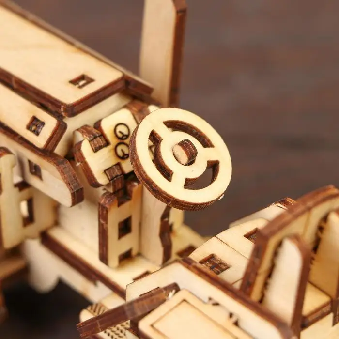 Деревянный конструктор Мини-трактор | Игрушки и хобби