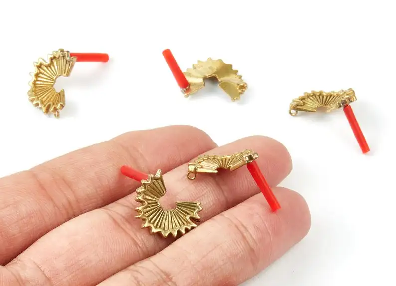 

Earrings Stud - Raw Brass Earring Post- Stainless Steel Stud - Right Side - 6PCS/LOT- 18.45x14.16x1.78mm - PP2144