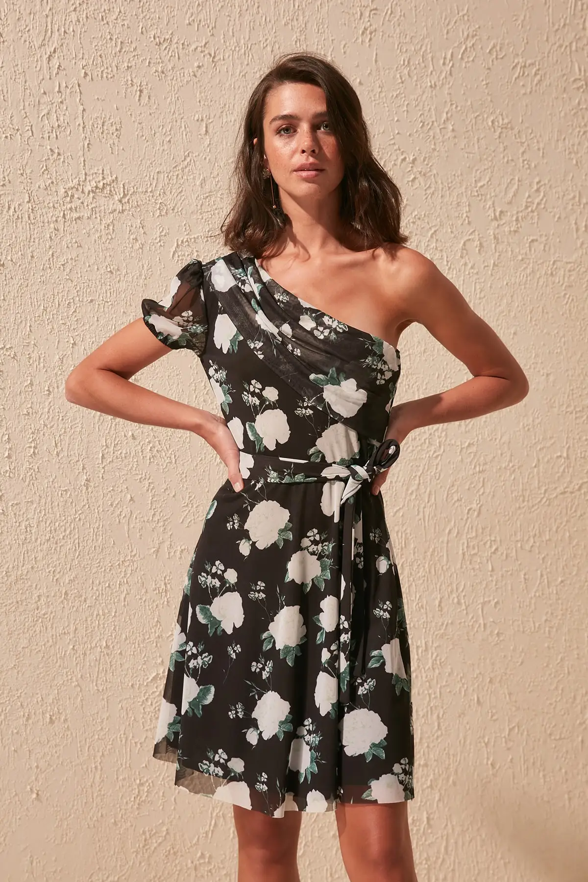 Трендовое трикотажное платье с открытым плечом Тюль TWOSS20EL1104|Женские платья| |