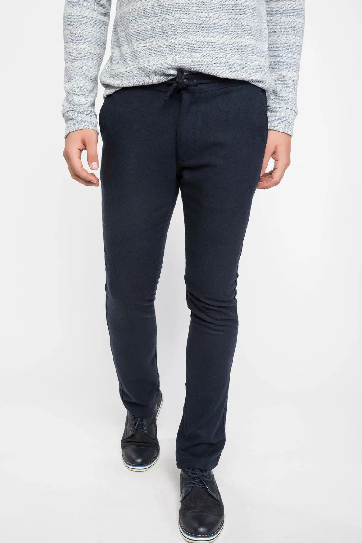 Дефакто мужские однотонные облегающие повседневные брюки Классические Стильные