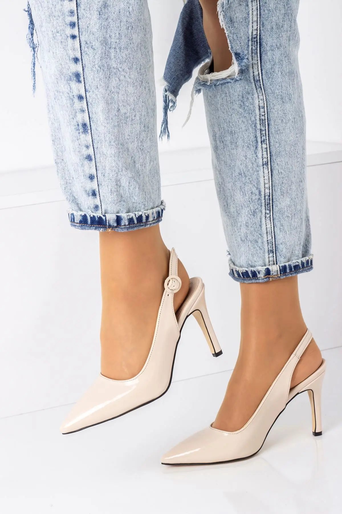 

WOMEN BEHIND ON 2 DIFFERENT COLOR STLETTO SHOES new season high heels sexy women's fashion