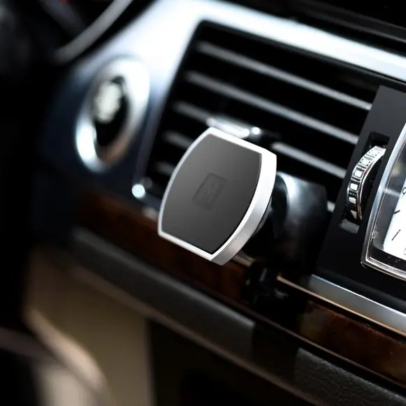 Автодержатель Momax Magnetic Mini Серебро CM5S |