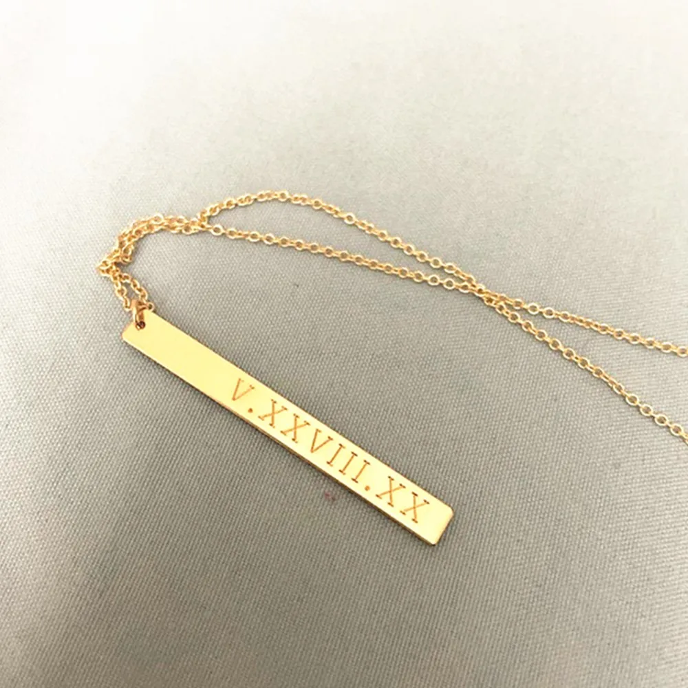 С вертикальными полосами ожерелье &quotкоординаты&quot Золотые прутки с гравировкой