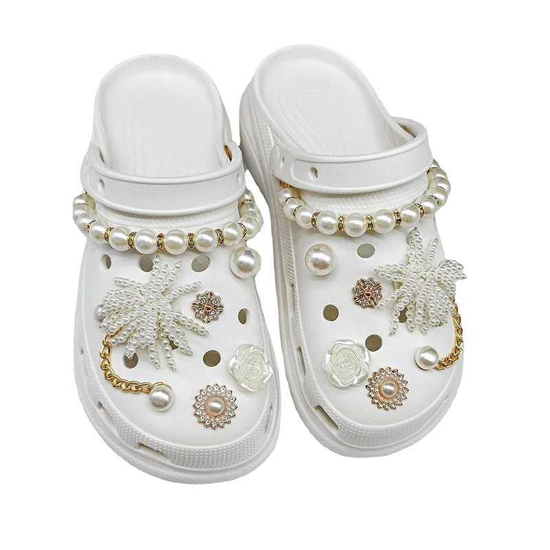 

Luxury 1Set Shoes Charms Designer Croc Charms Bling Rhinestone Girl Gift Glow Clog Decaration Pearl Flower Shoes Accessories