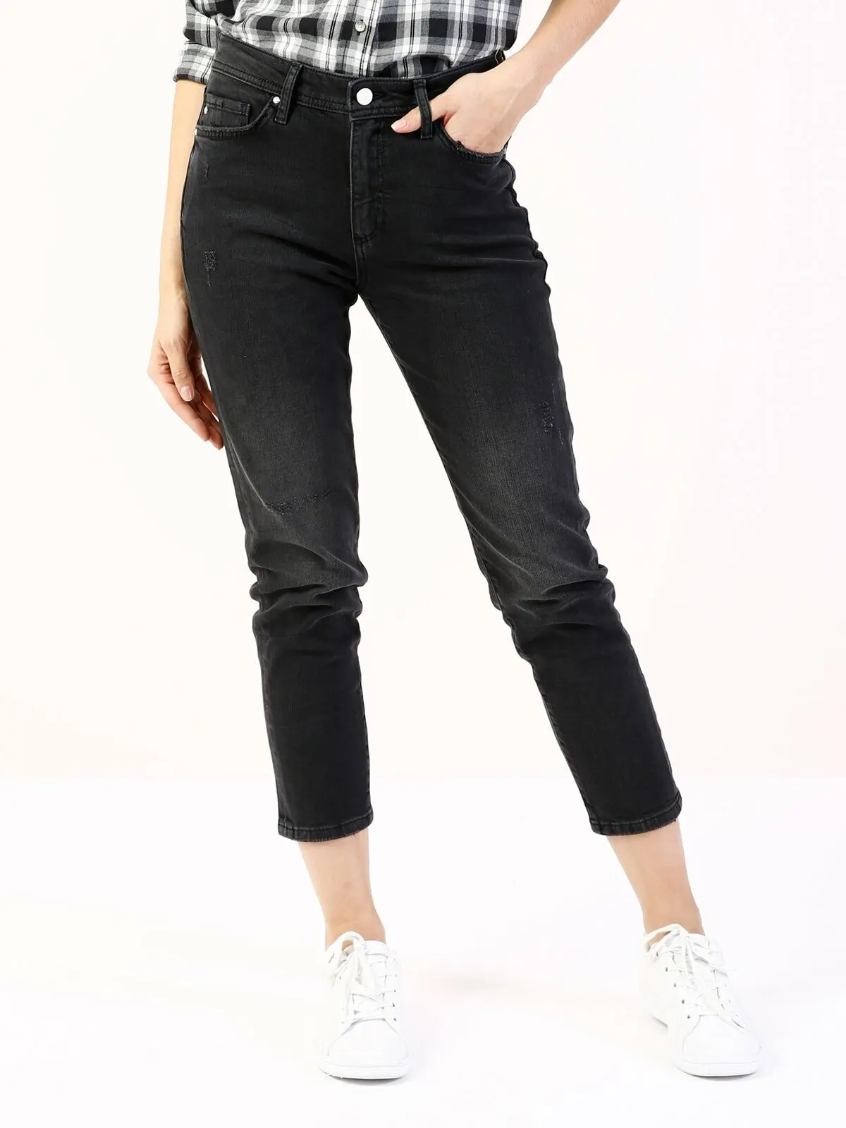 

Colins Woman 891 Maya Cigarette Fit Black High Rise Cigarette Leg Jean Pants