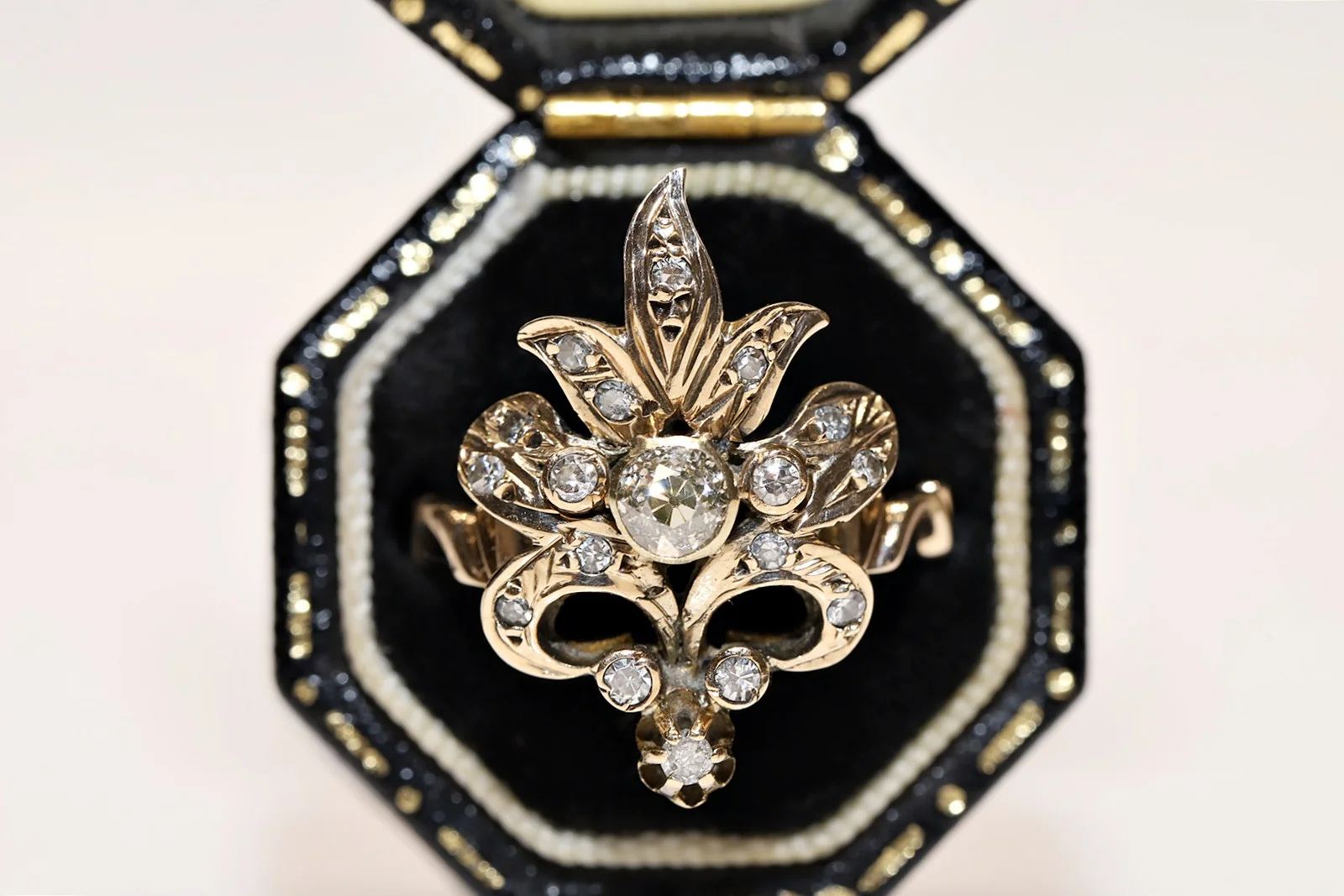 

Antique Original Victorian 14k gold Natural Diamond Decorated Pretty Art Nouveau Ring