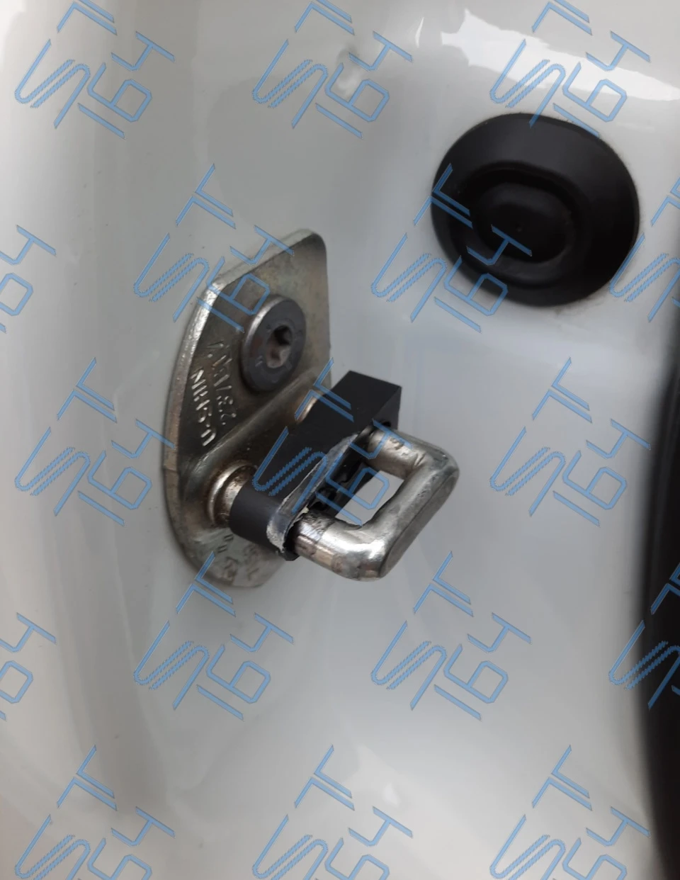 Демпферы замков дверей Lada Vesta (Веста) SW Cross | Автомобили и мотоциклы