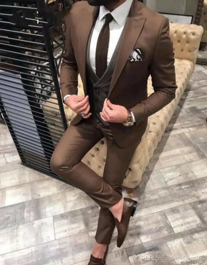 

Fashion Brown Groom Tuxedos Peak Lapel Groomsmen Mens Wedding Dress Excellent Man Jacket Blazer Business Suit(Jacket+Pants+Vest+