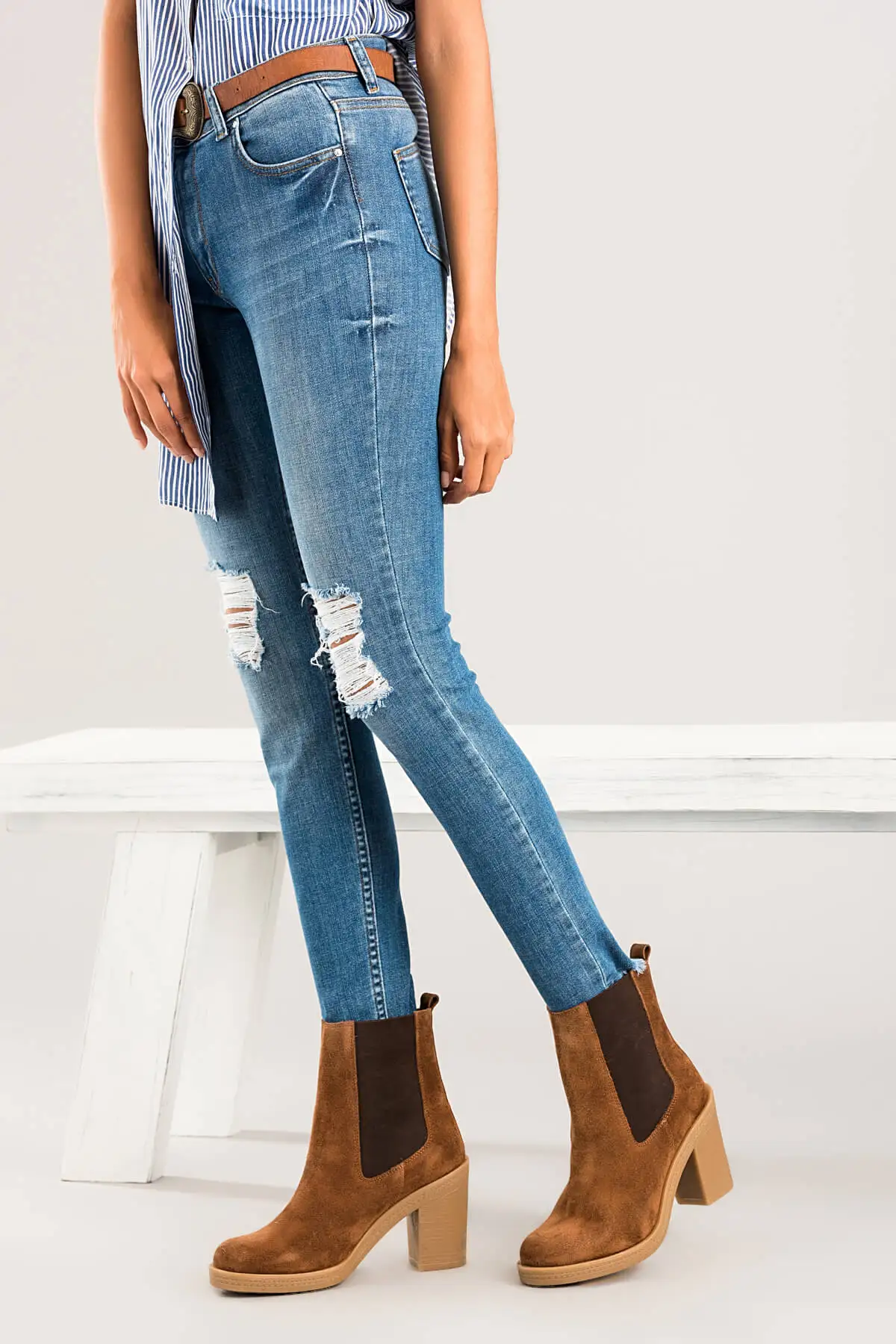 Женские ботинки из натуральной замши с жемчугом цвет светло коричневый