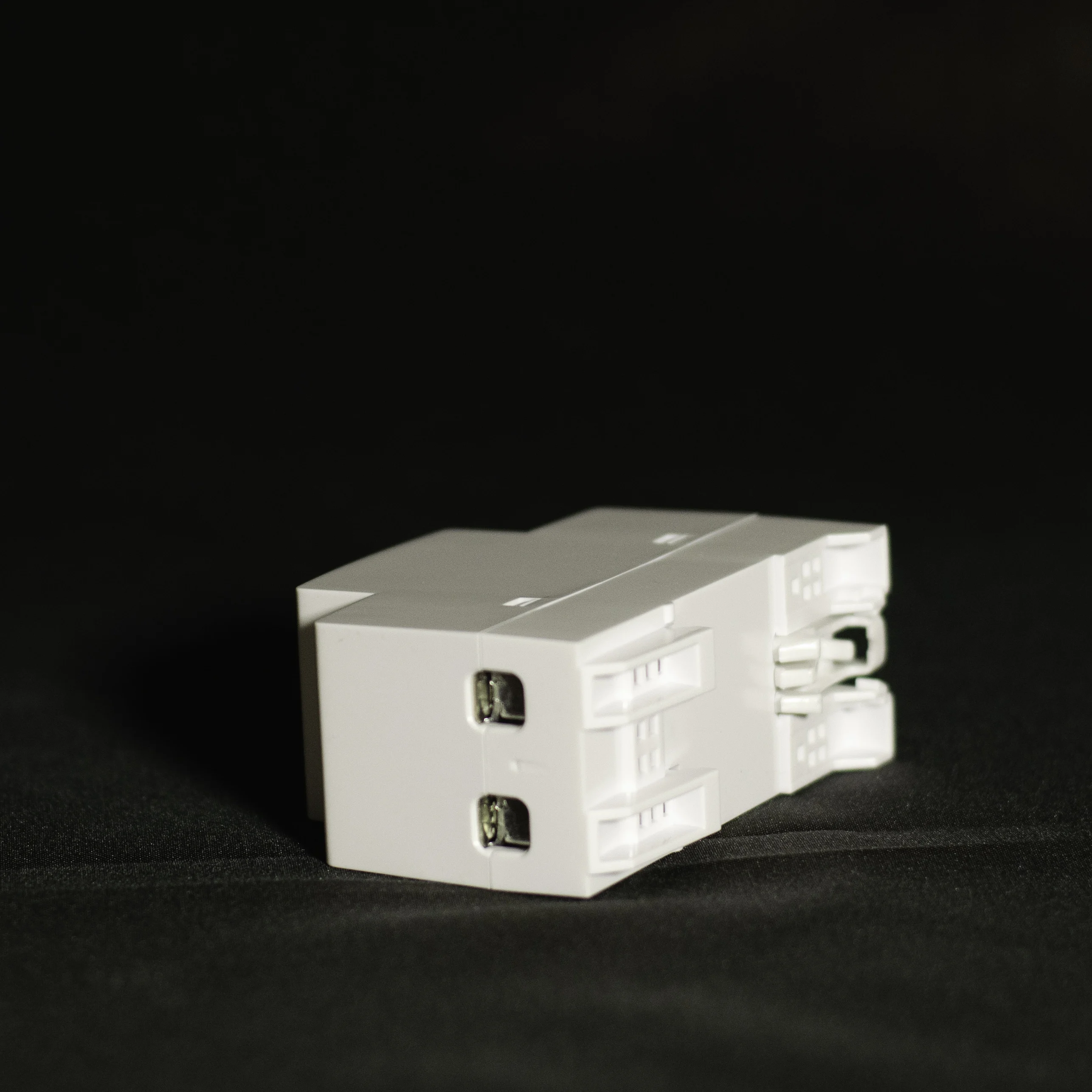 Реле напряжения RBUZ D2-40/50/63 white двухмодульные на DIN-рейку | Обустройство дома