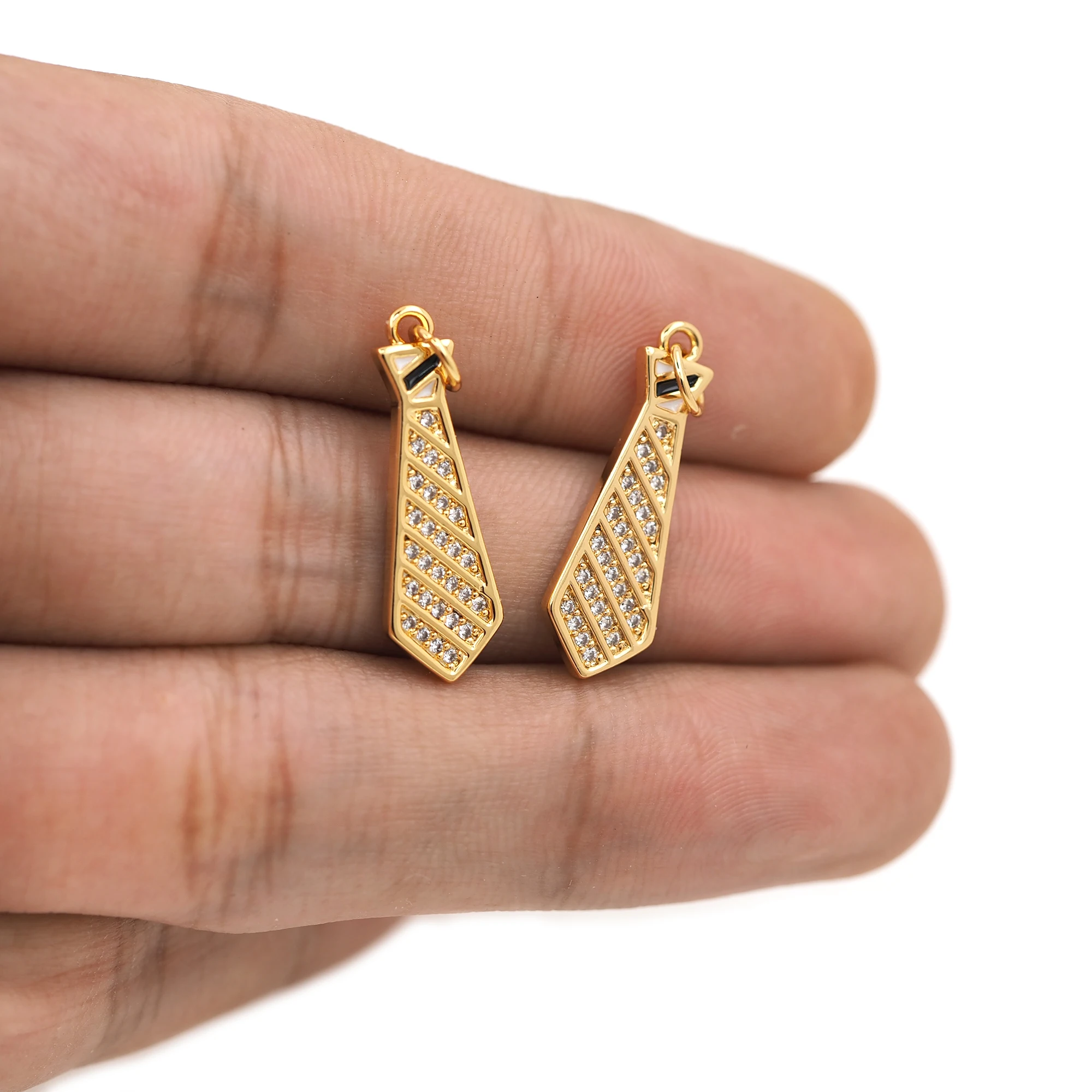 Рисунок 6 - Кубический цирконий очаровательный