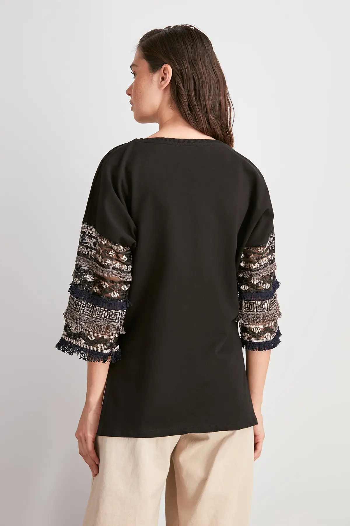 Trendyol трикотажная толстовка с кисточками TWOAW20SW0706