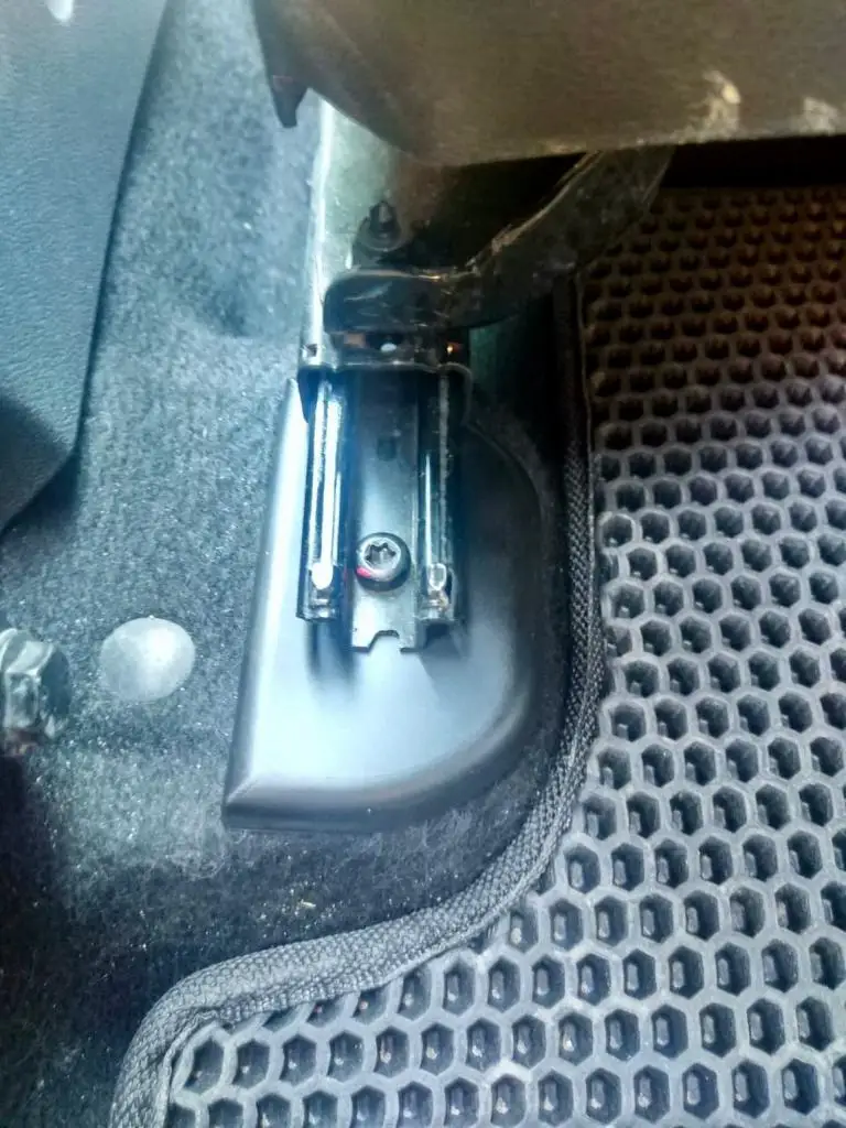 Накладки на крепления сидений для Рено Дастер Сандеро Логан Лада Ларгус Икс Рей