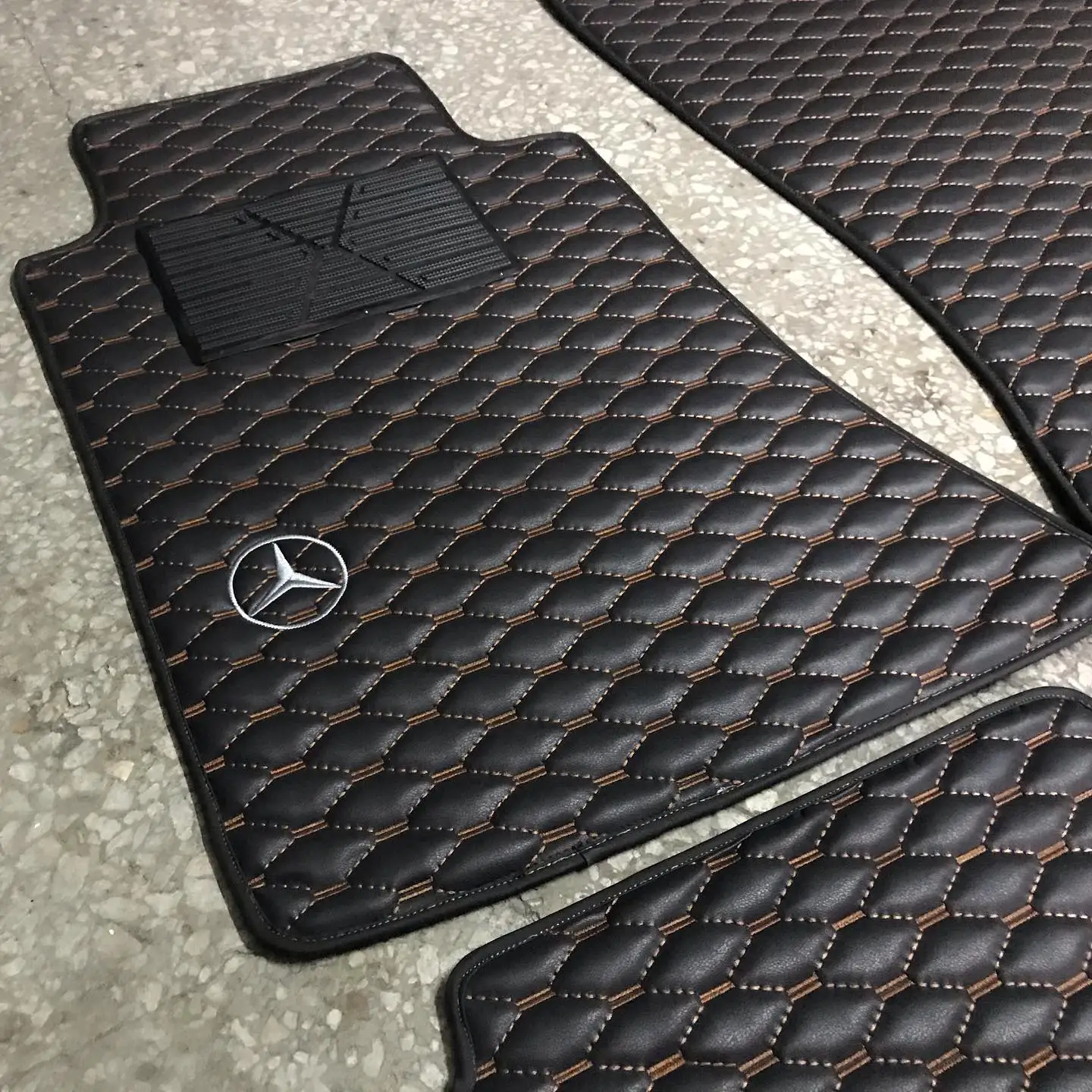 

4 шт., автомобильные коврики для Mercedes CLA,CLS,GL-GLS, SLK,AMG GT,CL,CLC,CLK,GLA,GLB,GLC,GLK,SL,SLC Series