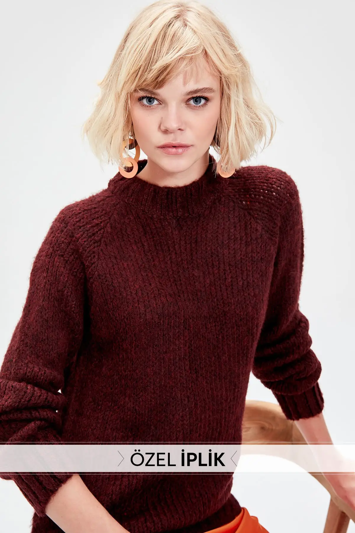 Трендовая Женская ассиметричная вязаная одежда свитер TWOAW20NV0012 |