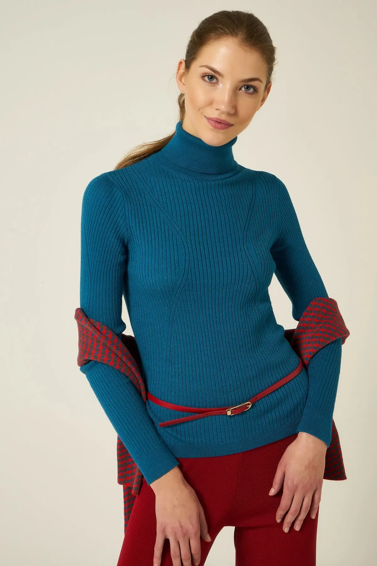 Женский трикотажный джемпер с круглым вырезом Joinus| |