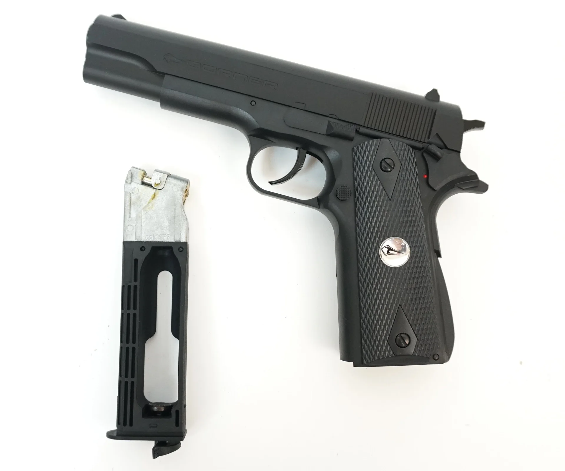 Gun pneumatic Borner clt125 (copy Colt M1911 Cal. 4 5mm plastic case). |