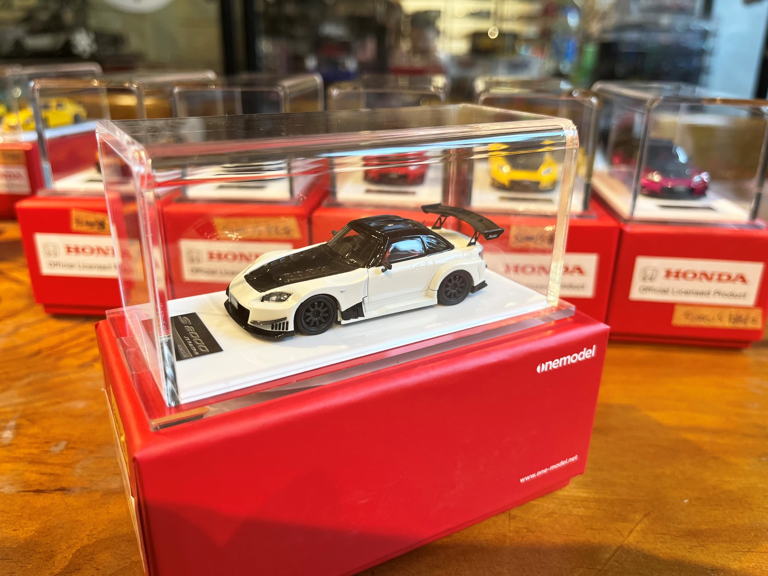 В наличии популярная модель OM 1:64 высококлассная машинка Honda S2000 J's Racing Version