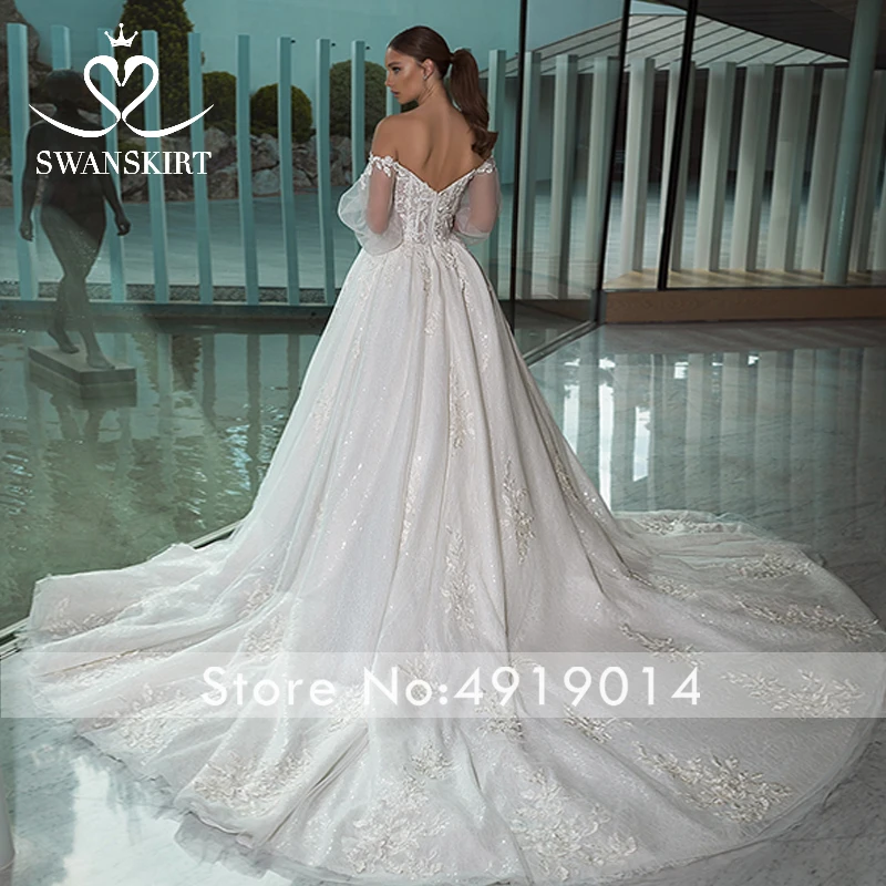 Vintage Appliques Ball Gown Wedding Dress Swanskirt Boat Neck Vestido de noiva lantern Sleeve Princess Bride Gown F148