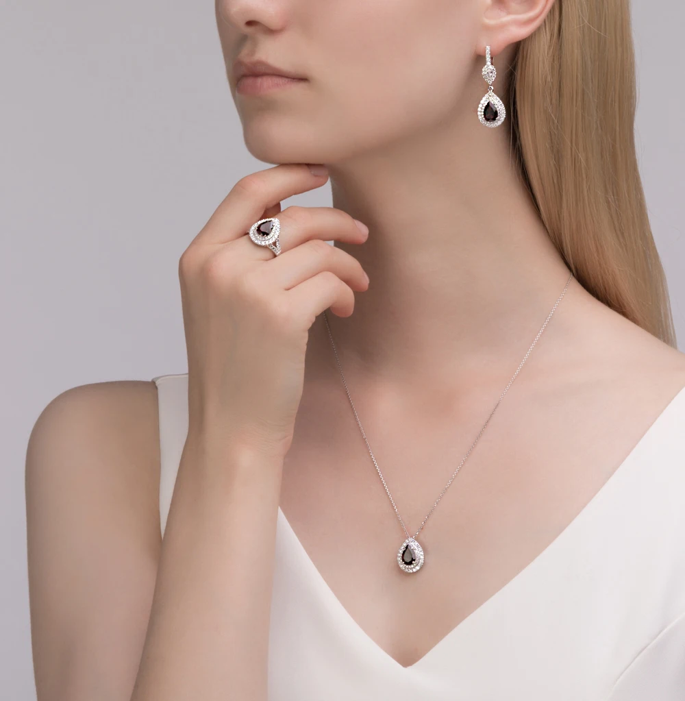 Серебряное кольцо с фианитами и гранатом SUNLIGHT проба 925 | Украшения аксессуары