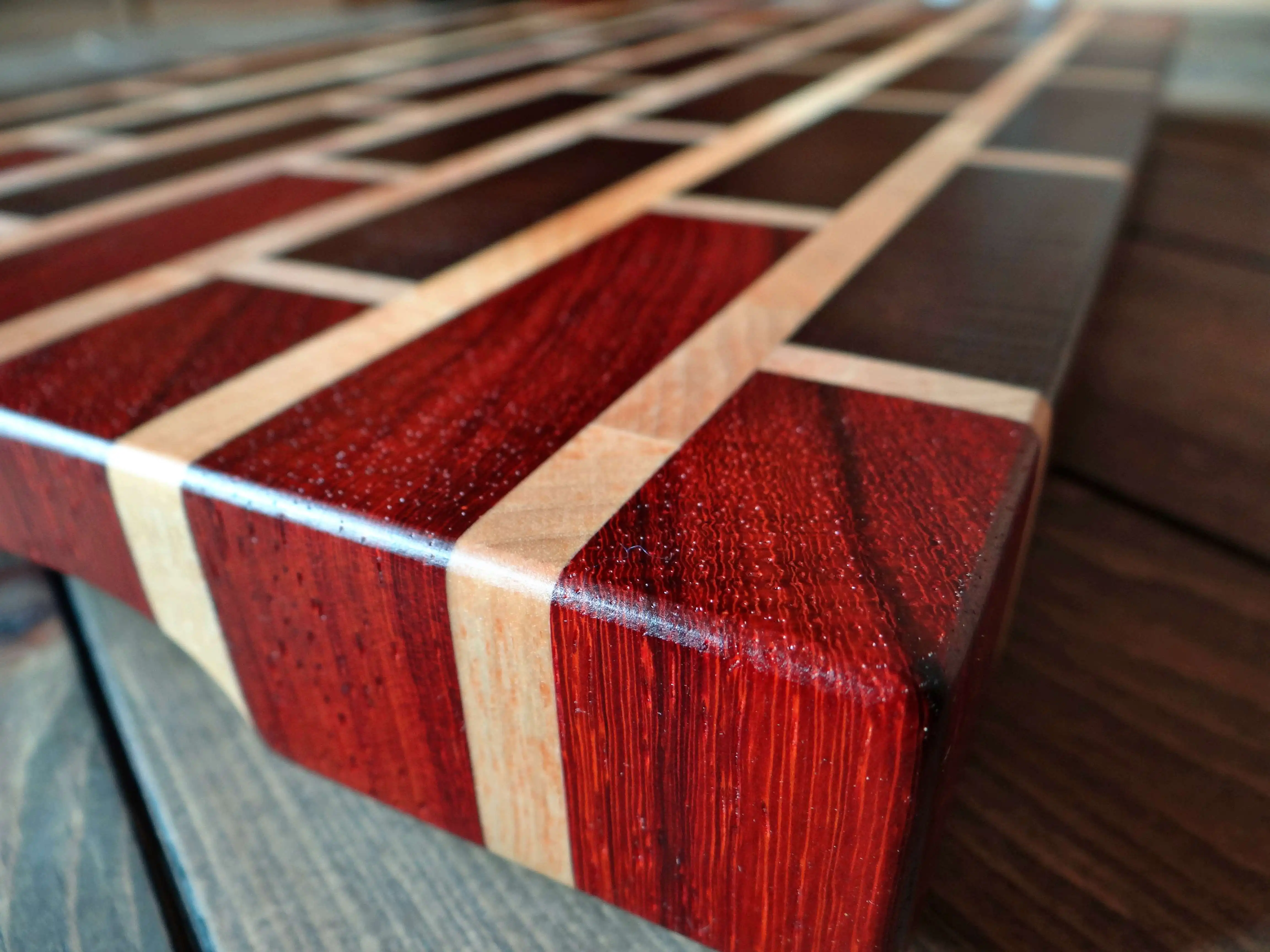 Торцевая разделочная доска Падук термо акация береза ручная работа 38*25*3см / NS11392 |