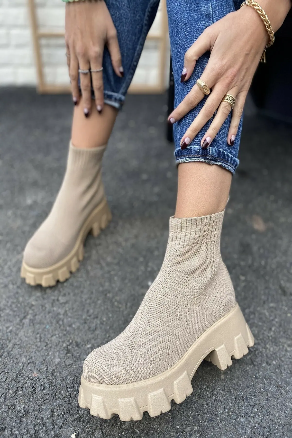 

Bibury Autumn Winter New Couple Socks Shoes Women Thick-soled Casual Large You Clear Red Knitted Short Boots Women botas de mujer