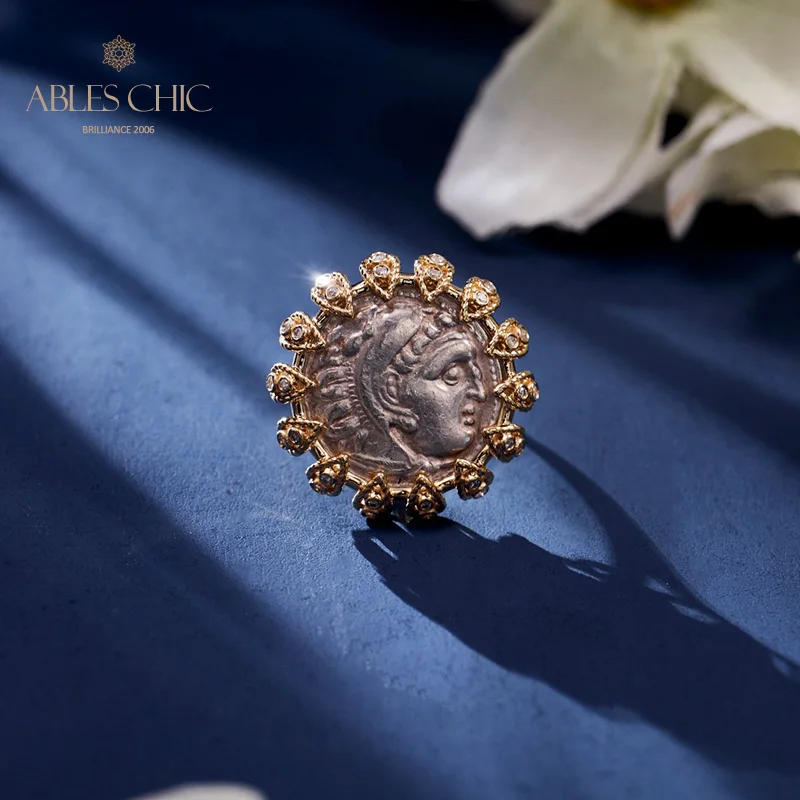 Кольцо из 18-каратного золота с бриллиантами карат