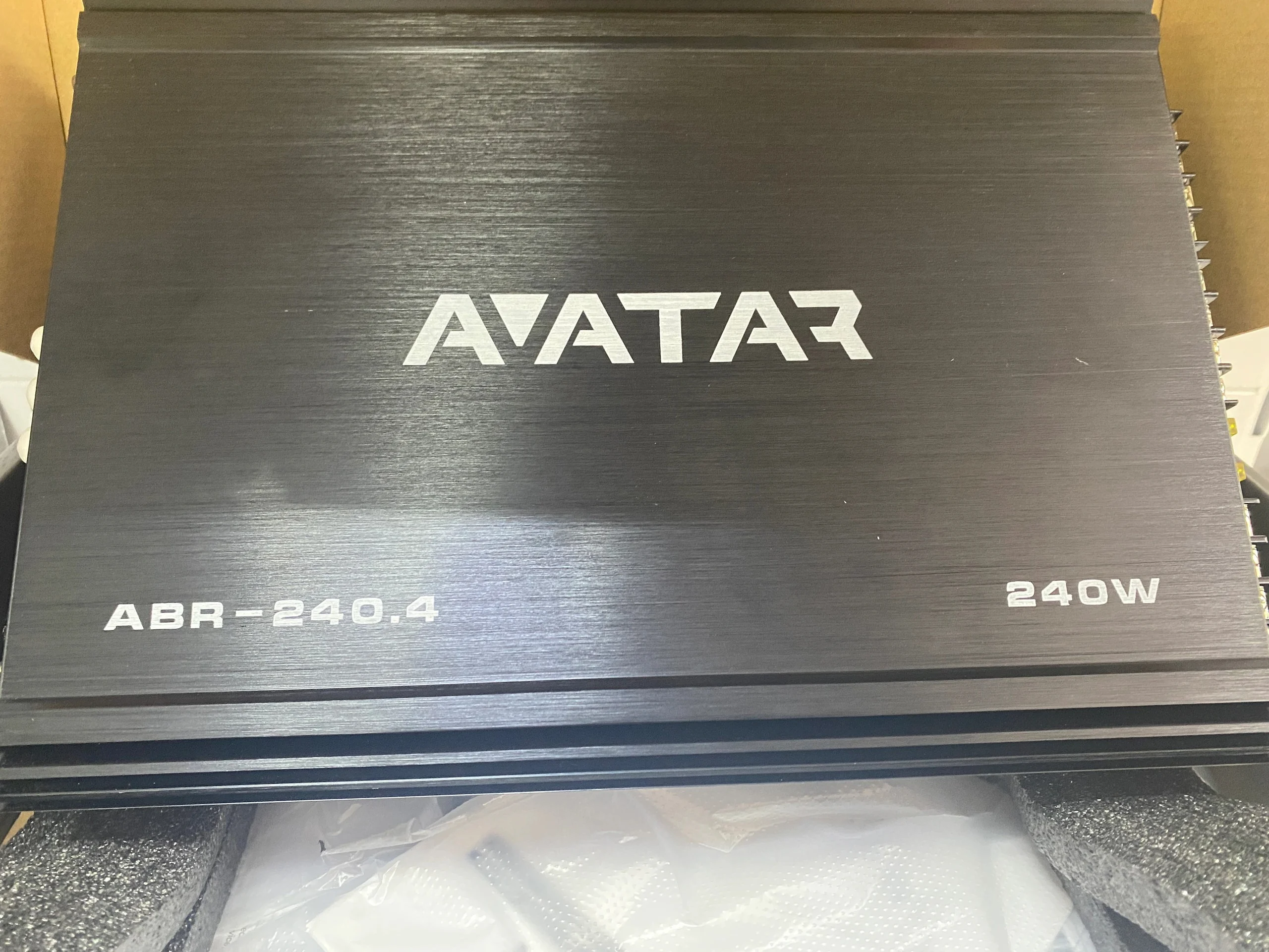 4-канальный усилитель AVATAR ABR-240.4 / АB-класс мощность 120 Вт x 4 |