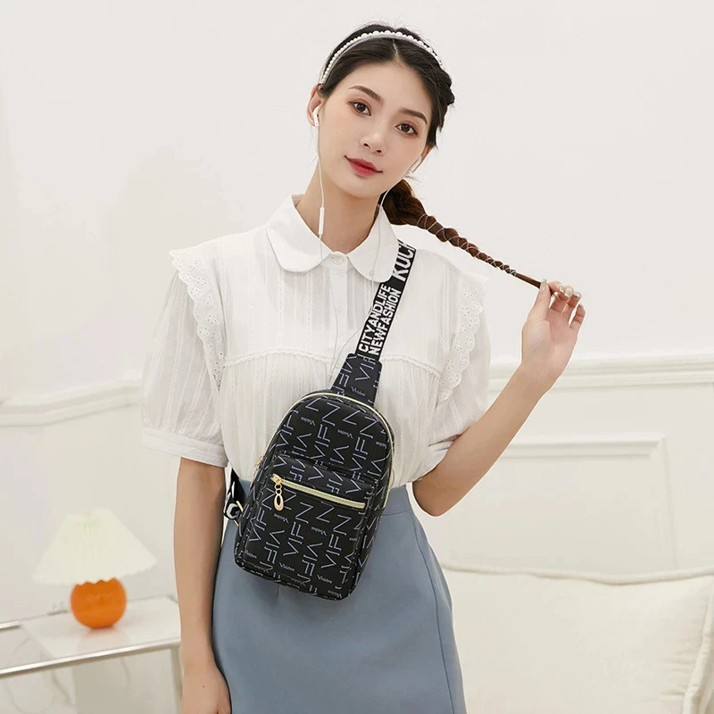 

New Casual 2022 Women's Shoulder Bags Letter PU Leather Portable Female Waist Bag Travel Ladies Fashion Design zipper Coin Purse
