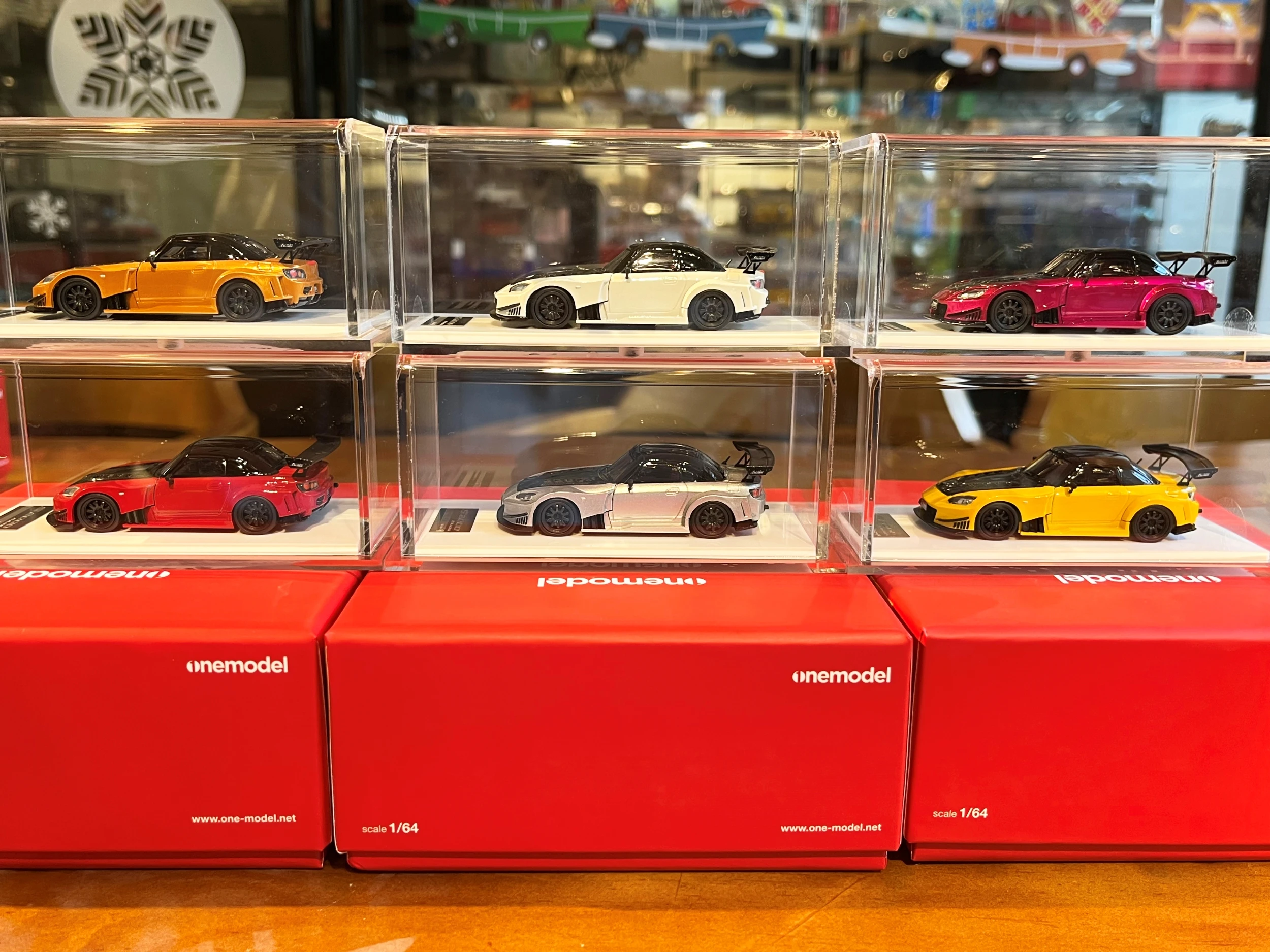 В наличии популярная модель OM 1:64 высококлассная машинка Honda S2000 J's Racing Version