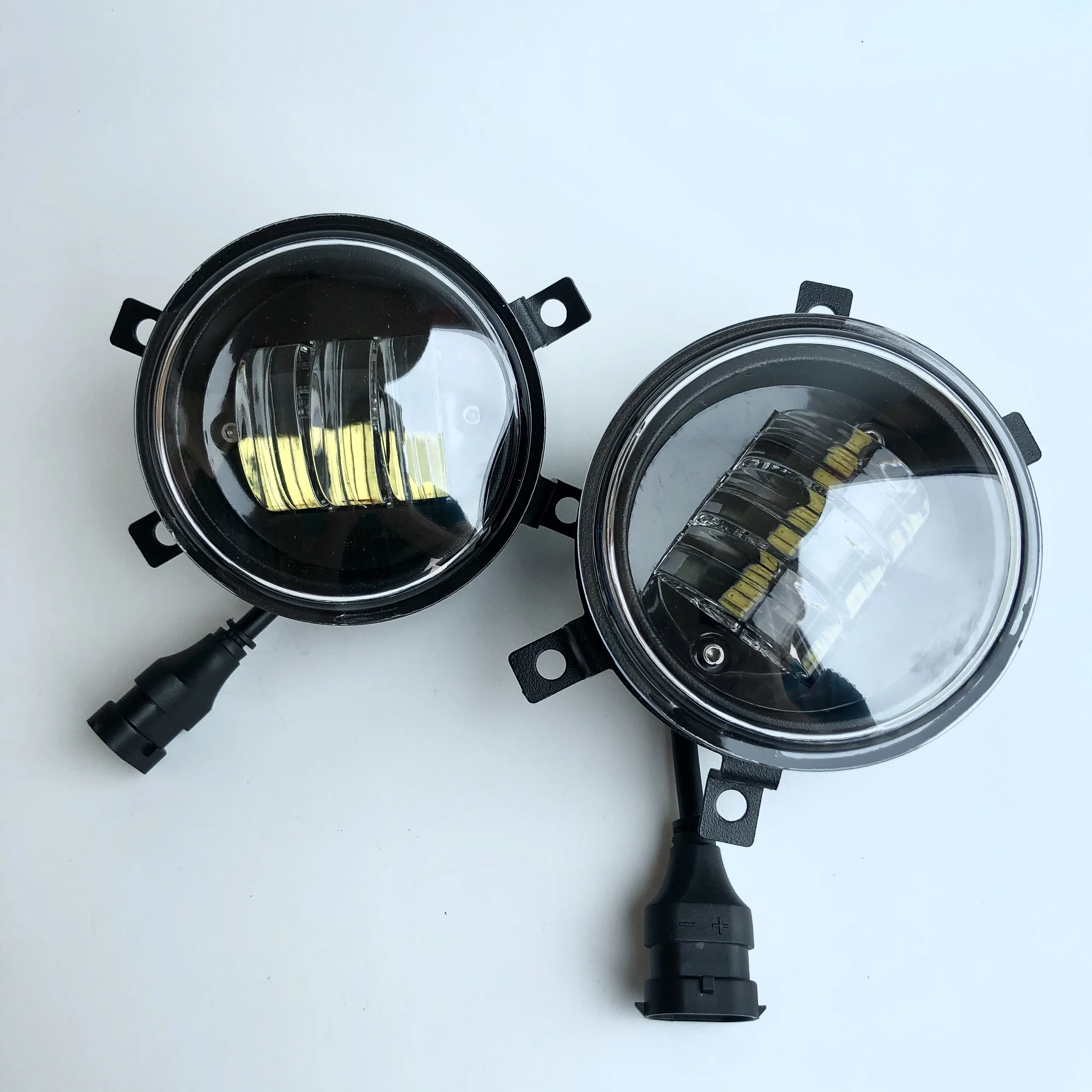 LED ПТФ противотуманные диодные фары Лада Веста Рено Форд Ford Мицубиси Пежо Ситроен