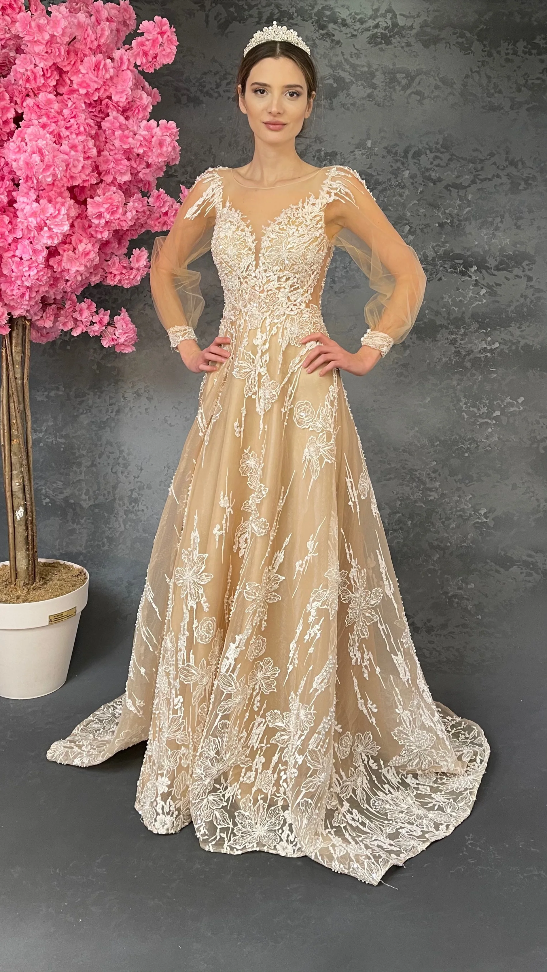 

Fully Embroidered Lace Helen Wedding Dress Bridal Gown Custom Design Evening Dress Quality Embroidered Fabric Bridesmaid Dresses
