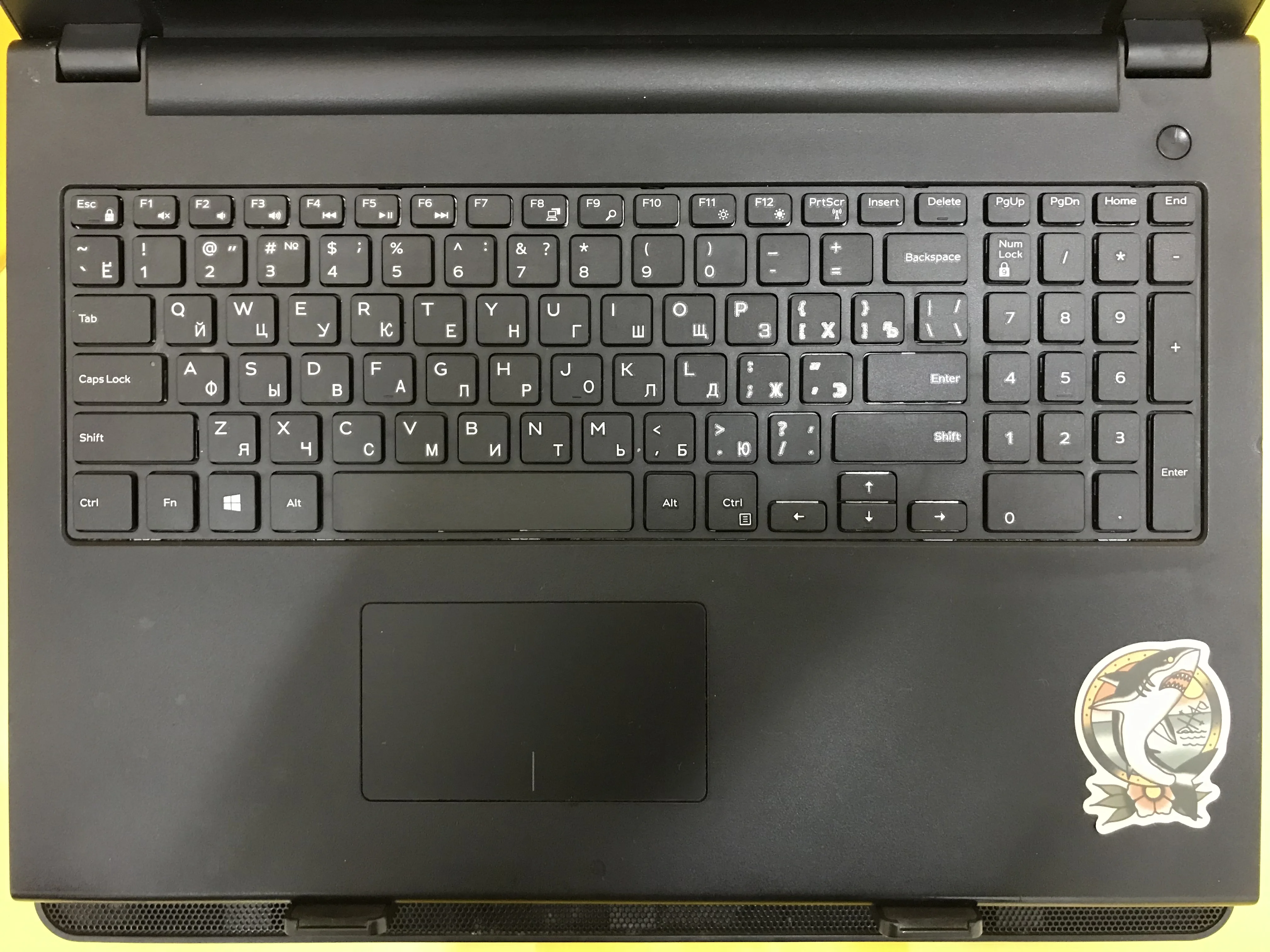 Ноутбук Б/У Dell 15.6&quot 1366x768 AMD A6-6310 2.40GHz Radeon HD 8500M 4Gb SSD 120Gb |