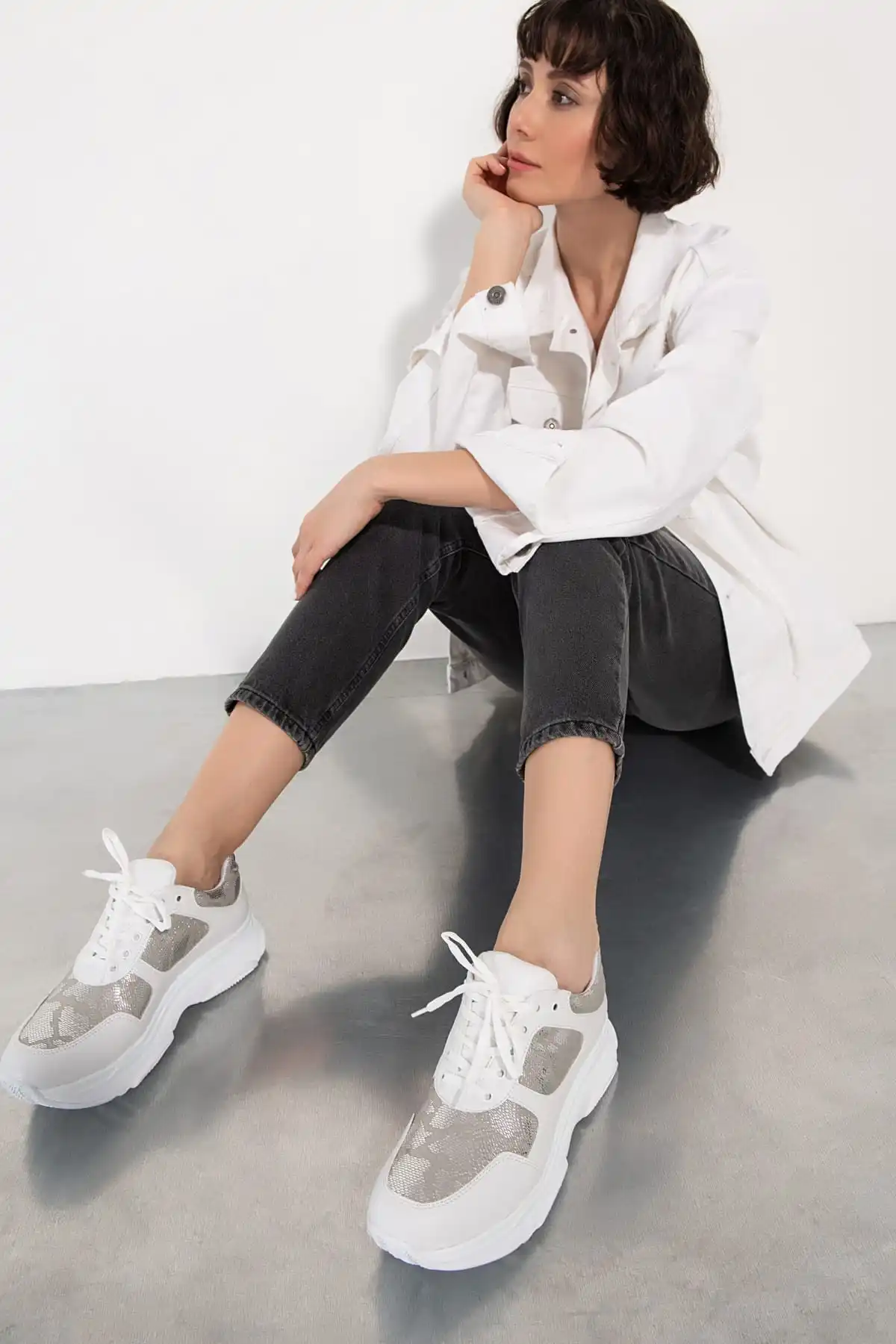 Женские кроссовки SOHO белого и серебристого цвета со змеиным узором 12415|Женские