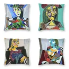 Абстрактная подушка для дивана с картинкой Дора