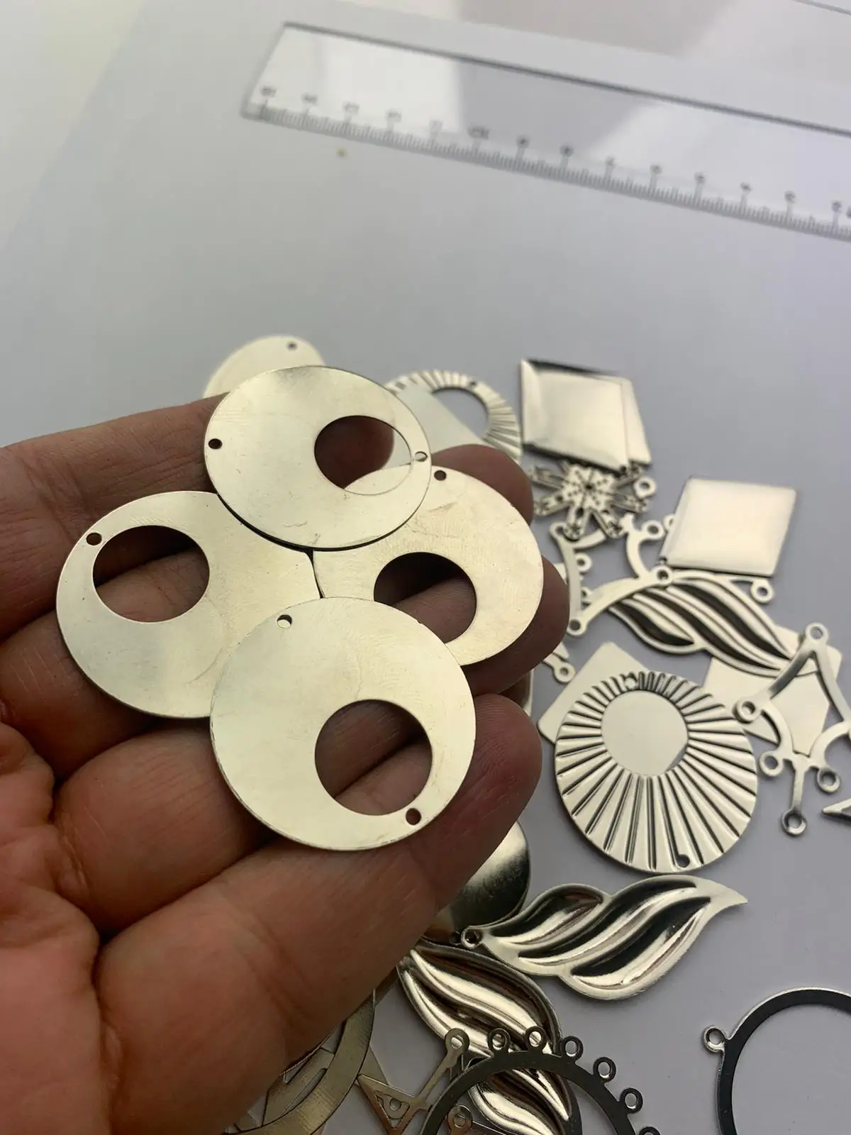 Латунное серебро с покрытием. Ювелирные изделия листьями. Кольца в форме сердца.