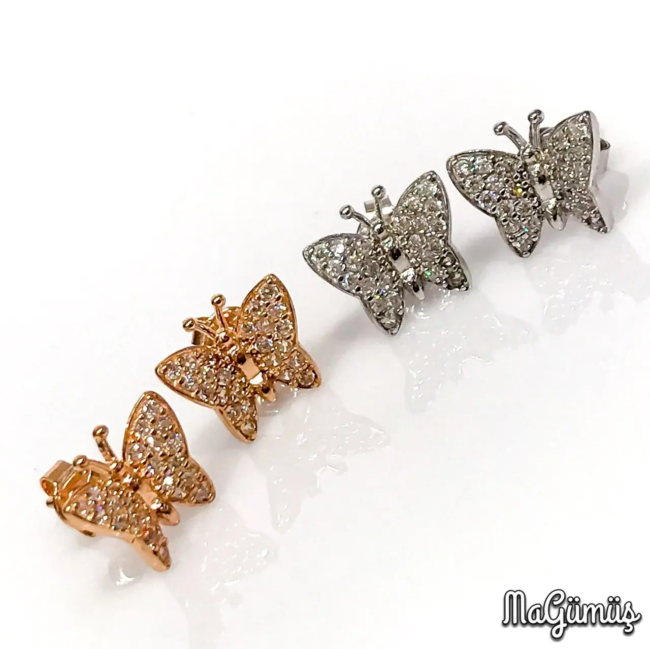 

New Tiny Studded Butterfly Silver Earrings Color Seçenekli