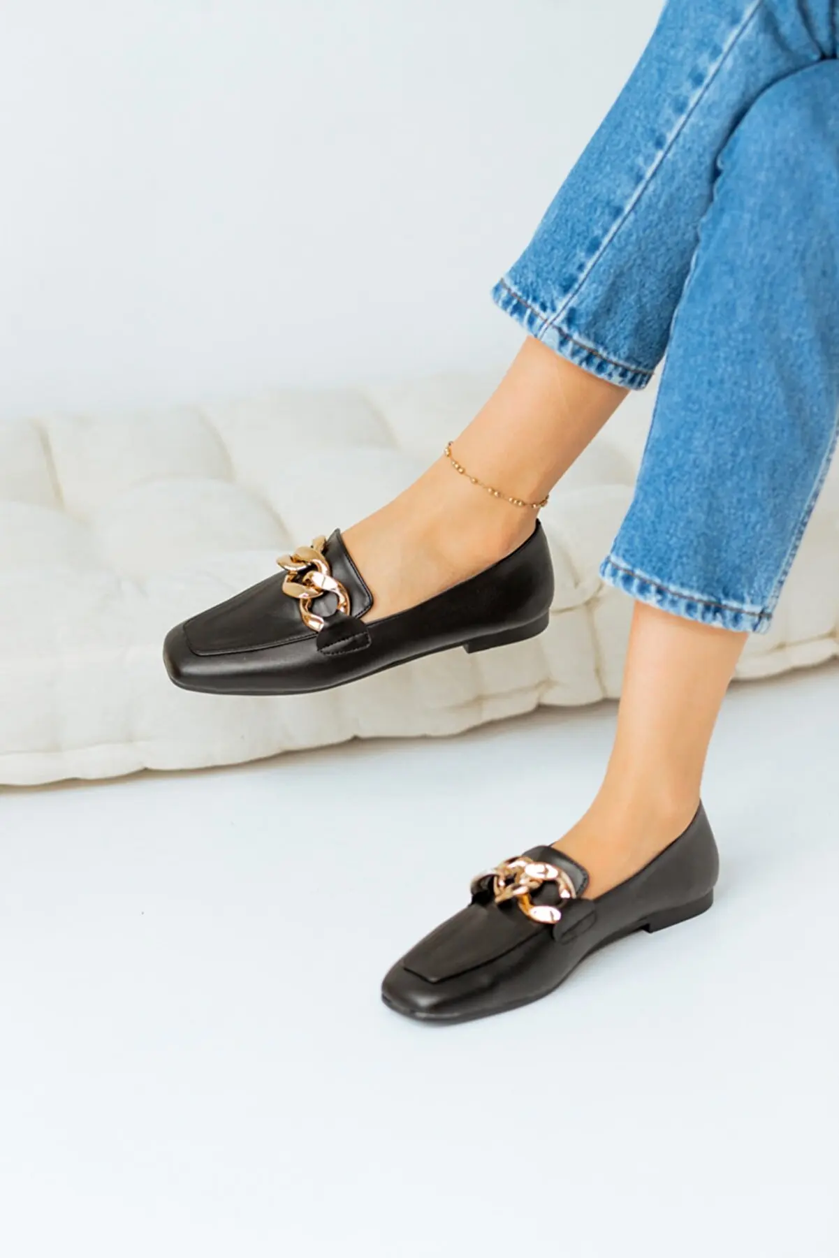 

Женские Модные Лоферы без застежки, повседневные туфли оксфорды с металлической цепочкой и низким каблуком, женские туфли на плоской подошве с пряжкой-цепочкой, 2022