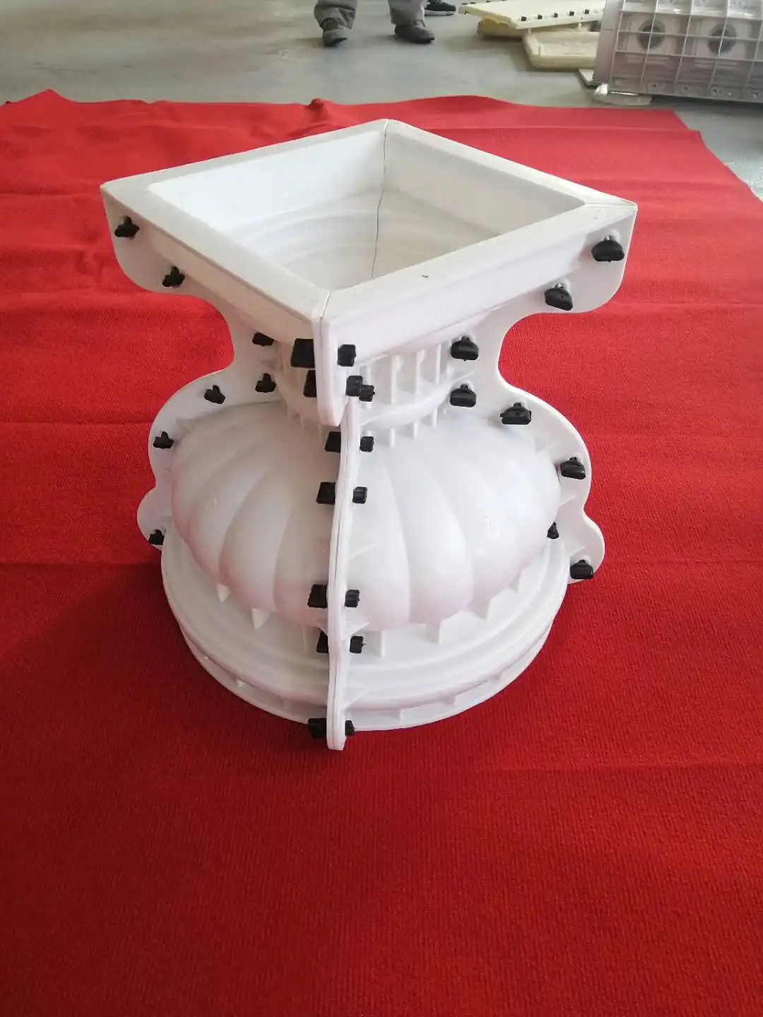 Reazone ABS High Quality Diameter 45cm Plastic Precast Concrete Flower Pot Planter Molds for Sale images - 6