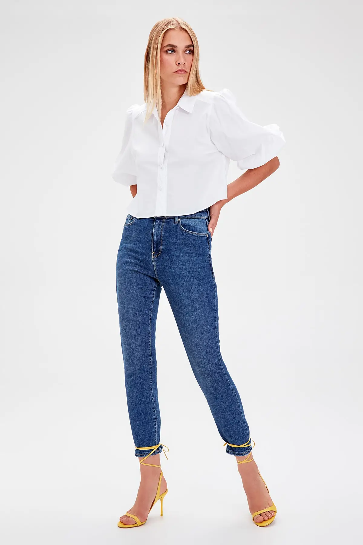

Trendyol Navy Blue High Waist Slim Women Casual Mom Jeans TWOAW20JE0009