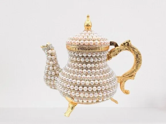 

Великолепный набор для презентаций Swarovski FEDGE TEAM с крупным камнем, гарантирующий прекрасный подарок на помолвку.