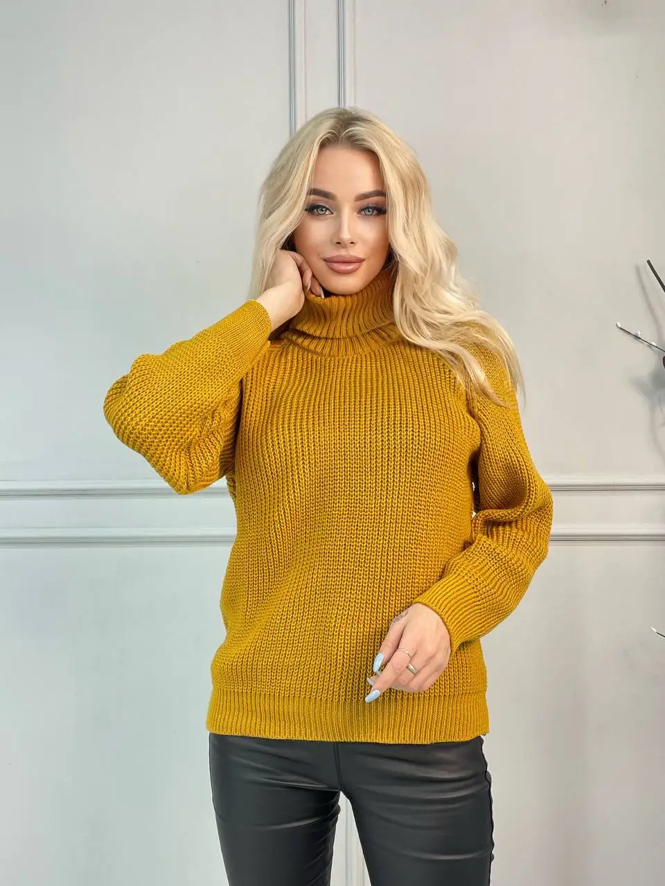 Женский вязаный свитер оверсайз пуловер с длинным рукавом горлом плотный теплый