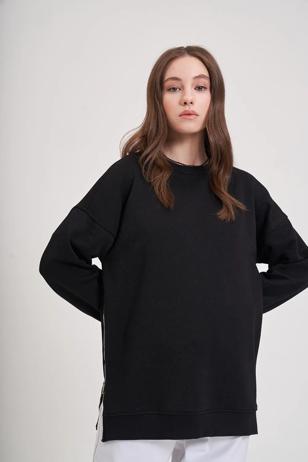 

Side Zippered Sweatshirt